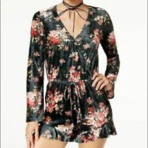 BeBop Women’s Floral Long Sleeves Romper Size L NWT